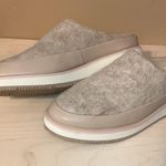Christopher & Banks  Rowdy Oatmeal slip-ons size 9 Photo 4
