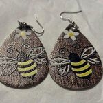 NWT bumble bee earrings Photo 0