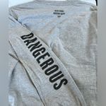 Ariana Grande  Dangerous Woman tour long sleeve. Size M Photo 3