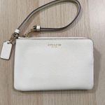 Coach Gold / Chalk Leather Corner Zip Wristlet Wallet Pouch Photo 2