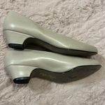 Size 7.5 wide shoes • soft style Photo 15