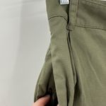 Tna Olive Green Cotton Blend Zip Fly Pocket Pleated Shorts Women's Size 4 FLAWED Photo 5