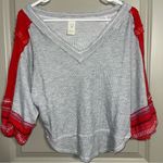 We The Free  People‎ Red Bubble Sleeve Gray Shirt XS Photo 3