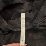 Lululemon  rare black camo hoodie size 8‎ Photo 2