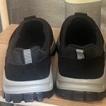 Black suede Slip on hiking shoes sz 38 Photo 4