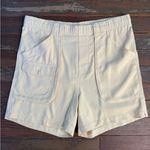 Tommy Bahama  Women's Butter Yellow 100% Silk Cargo Shorts ~ Size Medium 💚🍄 Photo 3