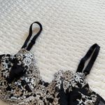 Wacoal  34B Embrace Lace Black & White Floral Bra Underwire Unlined 65191 Photo 2