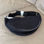 Free People  Bulls Eye Sling Bag. Color black. MSRP $40  Photo 9