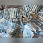 Billabong Sea Ya Leaf Print Shorts Photo 4