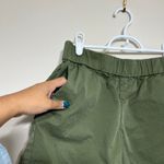 Everlane  Green Easy On Shorts Pul On 4 Women Photo 2