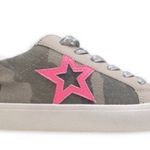 Time & Tru Low Top Fashion Star Sneakers - Camo Photo 2