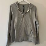Vuori  Halo Performance Hoodie in Heather Gray L Photo 2