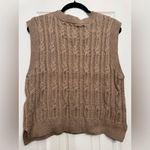 Abercrombie & Fitch  Cable Knit V-Neck Sweater Vest Size L Photo 3