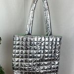 Clinique  Silver Quilted Top Strap Light Weight Tote Bag NEW Photo 2