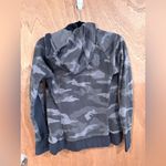 Athleta  Gray Camo Triumph Jacket Size M Photo 2