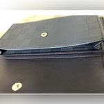 London Fog  Navy Daisy large size Embossed Wallet NWT Photo 4