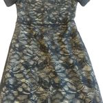 Raquel Allegra Black Lace Sheath Dress Lined Short Sleeve Stretch Size 0 / XS Photo 4