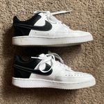 Nike Women’s Court Vision Low Shoes Photo 3