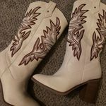 White Cowgirl Boots Size 6 Photo 2