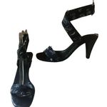 Donald Pliner Couture Sandal Shoe Crepe Elastic Ankle Wrap B&W $240 Leather Black Size 8 Photo 0