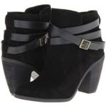 ✨ Callia Booties
Dolce Vita✨ Black Size 8 Photo 1