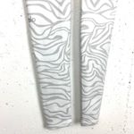 Alo Yoga Airbrush White Gray Zebra Crop Leggings Nylon Spandex Blend Size XXS Photo 10