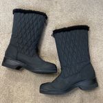 Totes Black Quilted Zipper Front Faux Fur Lined Rain Boots Size 6 Photo 2