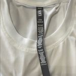 Vuori Energy Tee White Short Sleeve Performance Top Size M Photo 5