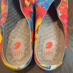 UIN Color Zone Malaga Shoes Women's Size 8.5 Slip On Comfort Wearable Art Red Photo 5
