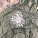 Time & Tru Green military utility style jacket embroidered flowers size XL Photo 2