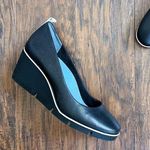 Betabrand  • All-Weather Wedge heels pumps Onyx black leather waterproof Photo 7