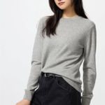 Uniqlo Women's Cashmere Sweater Crew Neck Pullover Sz XS Gray Classic Elegant Photo 0
