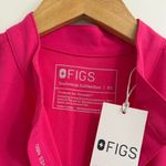 FIGS  Rafaela Oversized Scrub Top in Shocking Pink, Size X-Small Photo 7