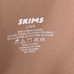SKIMS NWT  Body Unlined Plunge Thong Bodysuit Clay Size Large Photo 6