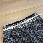 Lululemon  Skirt/Skort Size 8 Photo 3