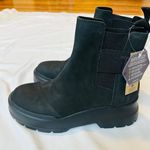 Toms β
NWT Alpargata Combat Womens Chunky Sole Chelsea Boots - Black β
Photo 5