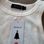 ZESICA White Fitted Crop Tank Top Photo 7