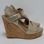 Womens Metallic Gold Glossy Open Toe Buckle Slingback Wedge Heel Sandals Size 8M Photo 1