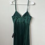 Lulus Lulu’s Fabulous Perfection Emerald Green Satin Pleated Midi Dress Size: XS Photo 7