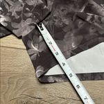 Athleta 4” Brooklyn Printed Casual Shorts Black Gray Size 0 Photo 6