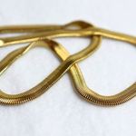 Source Unknown Rare Vintage Liquid Gold Tone Herringbone Everyday Statement Necklace Photo 2