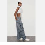 ZARA NWT WOMEN MID-RISE TRF CARGO JEANS Pockets Photo 2