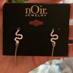 Noir 925 Sterling Silver post snake Stud Earrings Dangling Chain secured back Green Photo 0