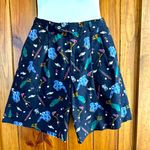 Vintage Lady Divots Golf shorts with golfing scene detail Size 8 see measurement Blue Photo 0