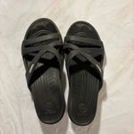 Crocs Women’s Black Cyprus IV Strappy Sandals Size 7 Photo 2
