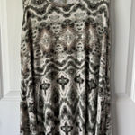 Bobeau  Boho Sleeveless Flowy Asymmetrical Tank Top Large Gray White Brown Print‎ Photo 0