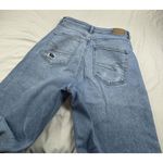 American Eagle Mom Jeans Women's 6 Long Light Wash Distressed Stretch Comfort Photo 6