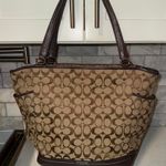 Coach  Park Signature Carrie Tote Photo 0