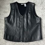 villager sport Leather Vest Photo 0