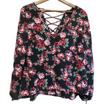 BB Dakota Jack by floral top size medium Photo 0